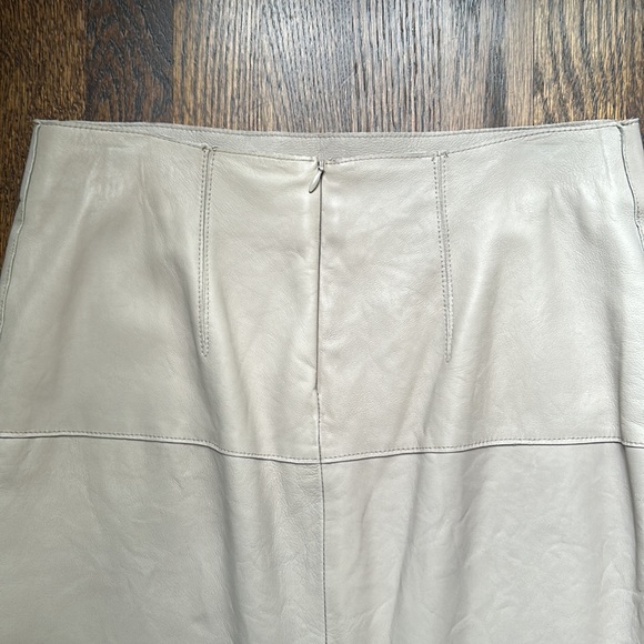 Graham & Spencer leather skirt, size 6 - Picture 4 of 6